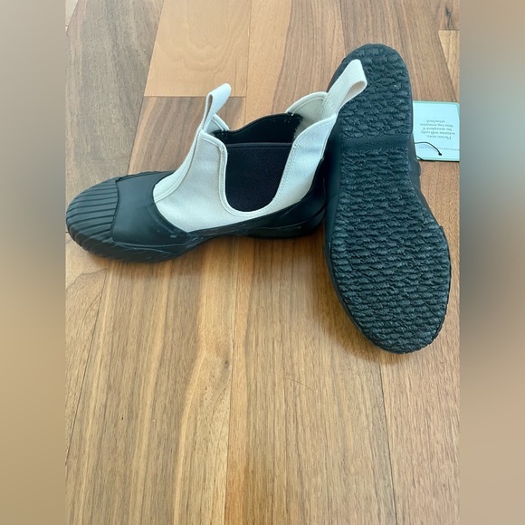 Moonstar All Weather Slip On Chelsea Boot NEW - Picture 2 of 3